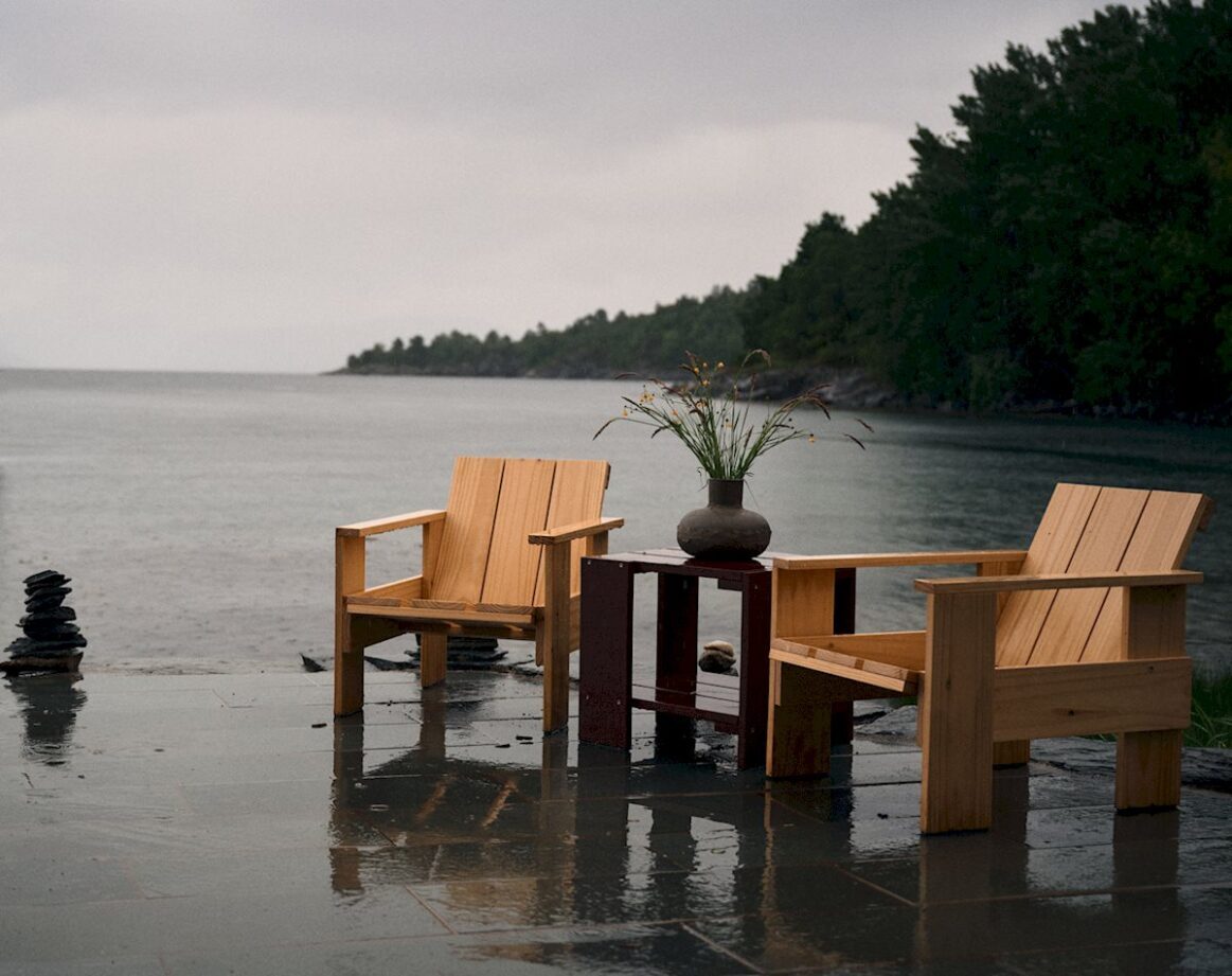 crate-lounge-chair_crate-side-table_1390x1100 (1)